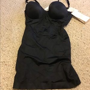 VICTORIAS SECRET 34D NWT CONFIDENT & CURVY SHAPER BLACK PADDED COMPLETE